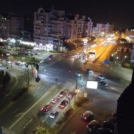 Apartament Ultracentral Kfc Craiova Kültér fotó