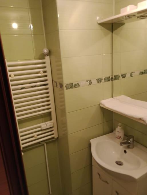 Apartament Ultracentral Kfc Craiova Kültér fotó