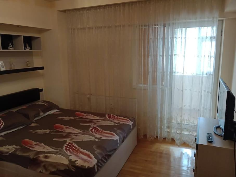 Apartament Ultracentral Kfc Craiova Kültér fotó