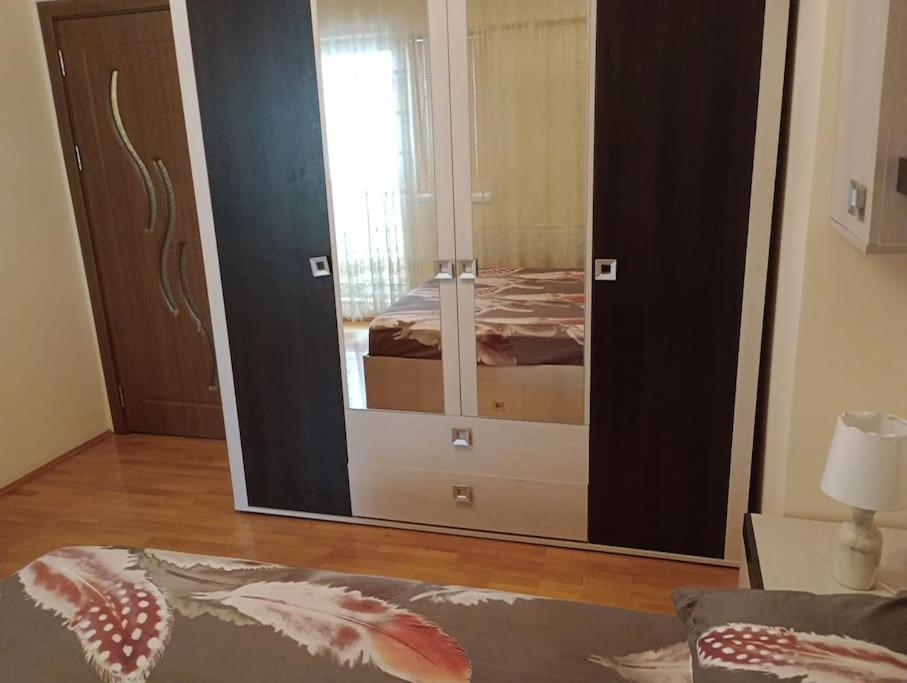 Apartament Ultracentral Kfc Craiova Kültér fotó