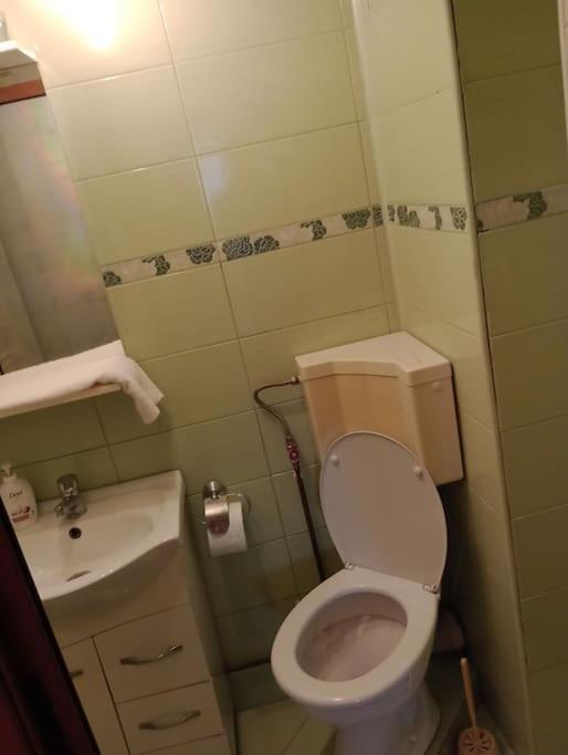 Apartament Ultracentral Kfc Craiova Kültér fotó