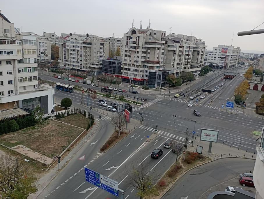 Apartament Ultracentral Kfc Craiova Kültér fotó