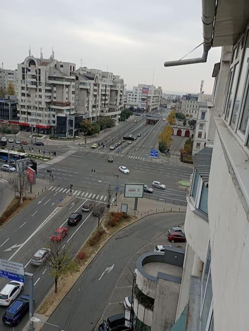 Apartament Ultracentral Kfc Craiova Kültér fotó